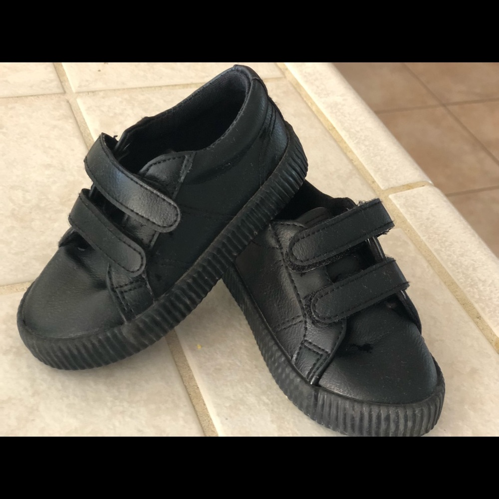 Toddler Shoes! All black, Velcro size 6.